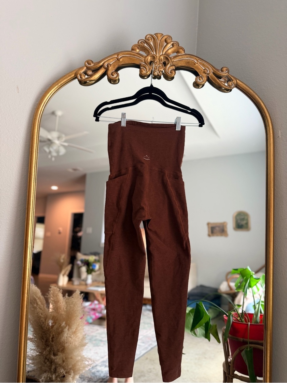 Beyond the bump beyond yoga brown leggings space dye small